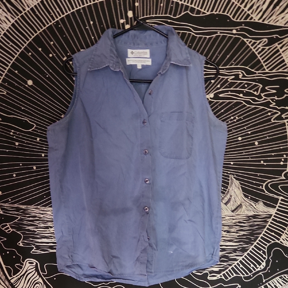 Columbia Womans  Sleeveless Button-Down Shirt - Light Blue
